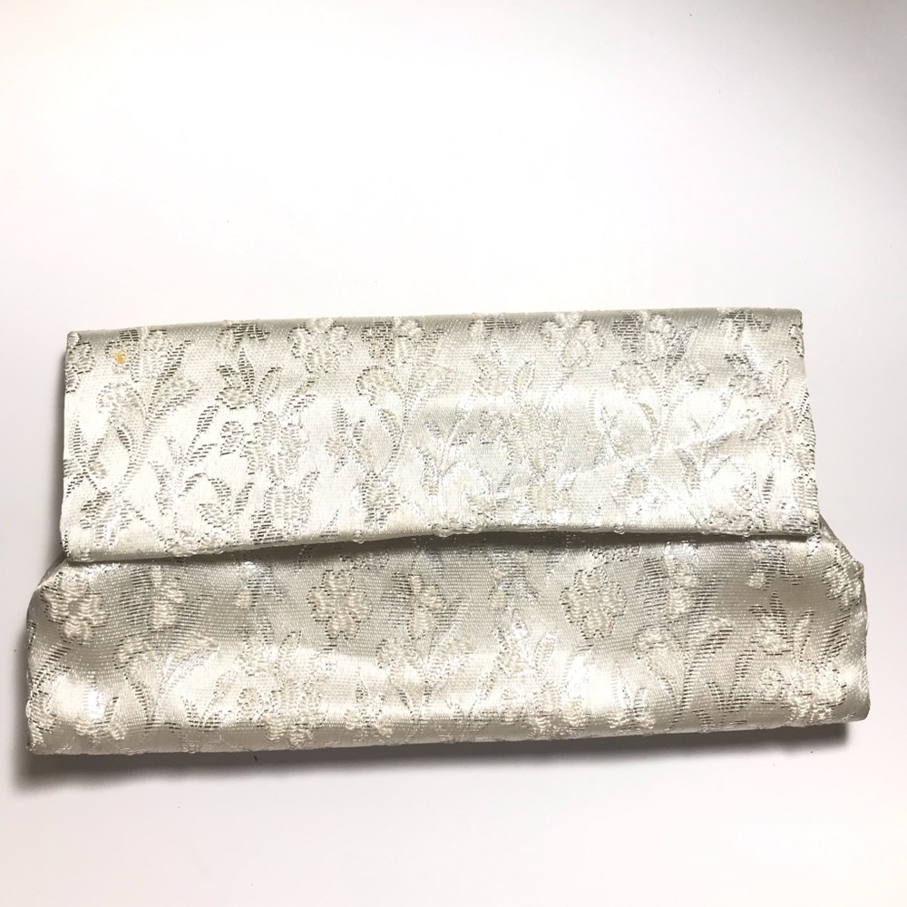 Lady Buxton Lame' Silver with White Flowers Evening Clutch Bag Rare 1960's
